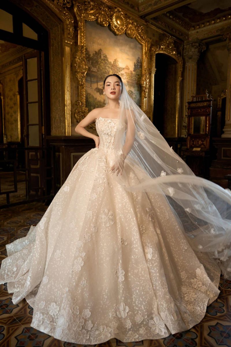 Váy cưới thiết kế Bella Limited