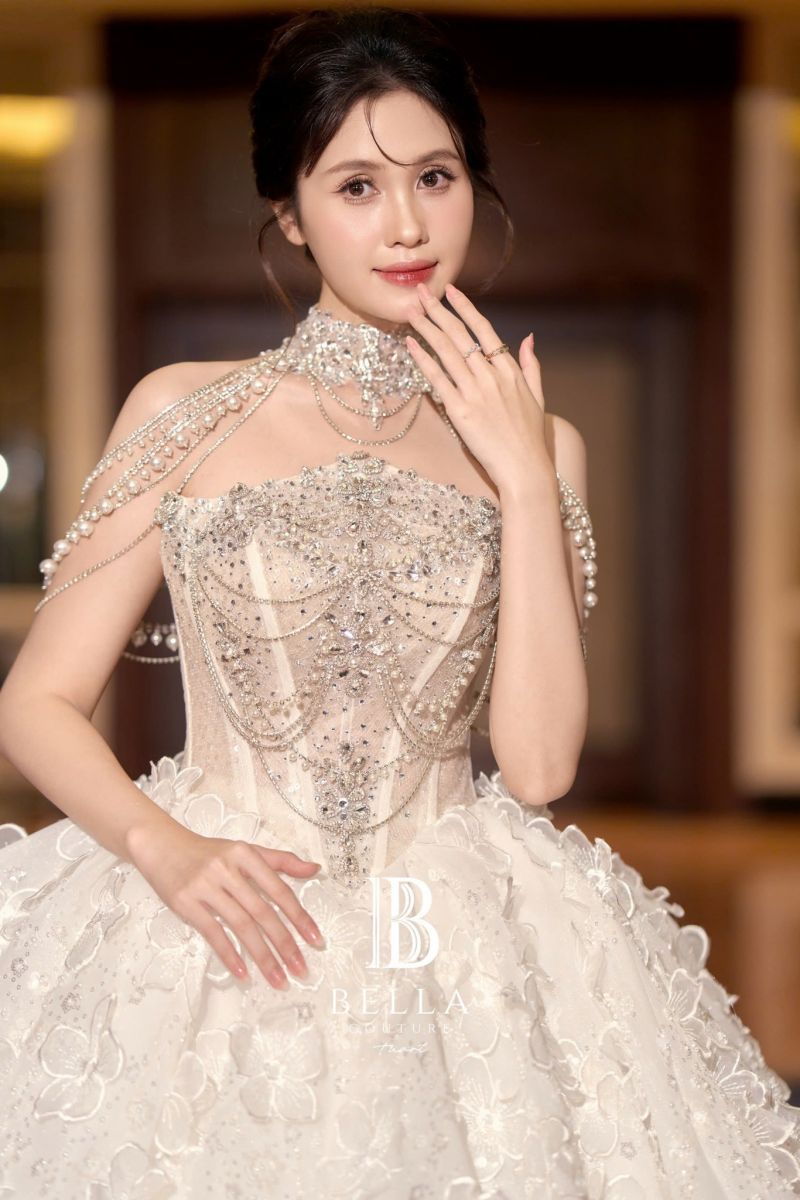 nên thuê váy cưới hay may váy cưới