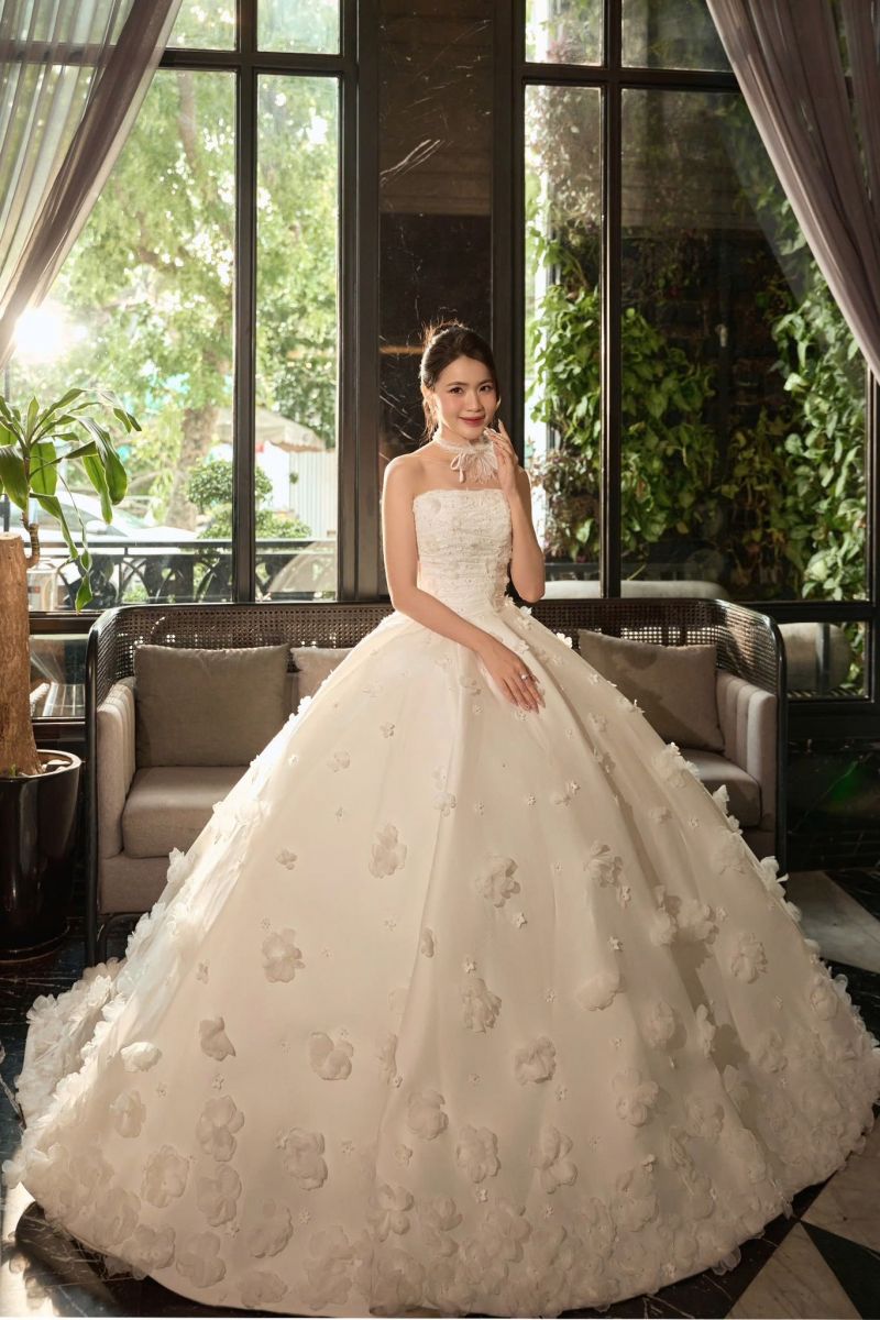váy cưới xoè bồng công chúa