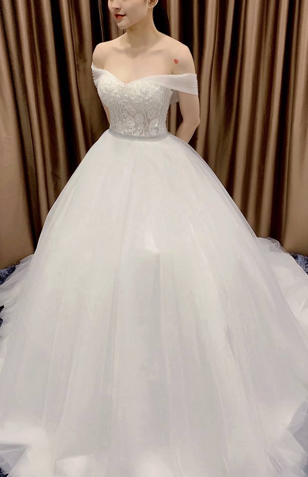 Ngắm nhìn mẫu váy cưới trễ vai gây nghiện  Tu Linh Boutique